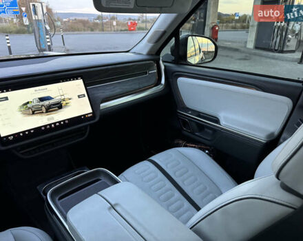 Rivian R1T 2023 у Ужгороді на Automoto.ua Сірий Rivian R1T, об'ємом двигуна 0 л та пробігом 34 тис. км за 46900 $, фото 23 на Automoto.ua