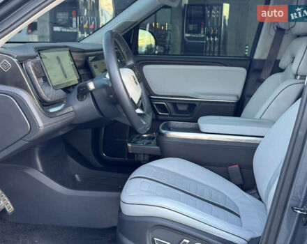 Rivian R1T 2023 у Ужгороді на Automoto.ua Сірий Rivian R1T, об'ємом двигуна 0 л та пробігом 34 тис. км за 46900 $, фото 30 на Automoto.ua