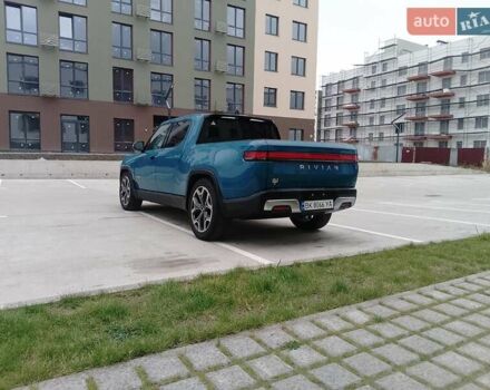 Rivian R1T 2022 в Ровно на Automoto.ua Синий Rivian R1T, объемом двигателя 0 л и пробегом 57 тыс. км за 49000 $, фото 6 на Automoto.ua