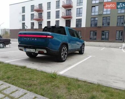Rivian R1T 2022 в Ровно на Automoto.ua Синий Rivian R1T, объемом двигателя 0 л и пробегом 57 тыс. км за 49000 $, фото 4 на Automoto.ua