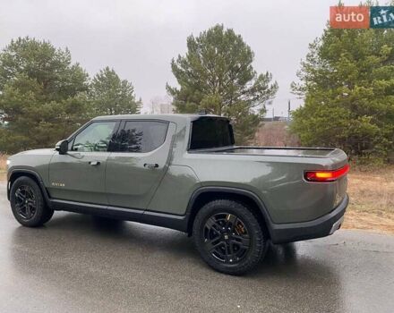 Зелений Rivian R1T, об'ємом двигуна 0 л та пробігом 38 тис. км за 59000 $, фото 2 на Automoto.ua