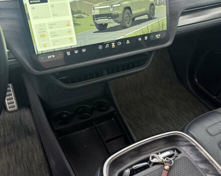 Зелений Rivian R1T, об'ємом двигуна 0 л та пробігом 38 тис. км за 51000 $, фото 31 на Automoto.ua