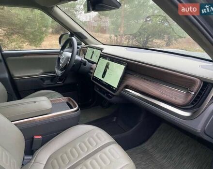 Зелений Rivian R1T, об'ємом двигуна 0 л та пробігом 38 тис. км за 59000 $, фото 16 на Automoto.ua