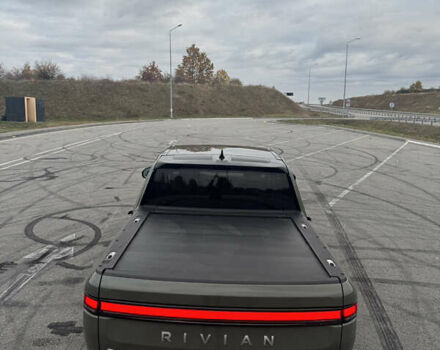 Зелений Rivian R1T, об'ємом двигуна 0 л та пробігом 38 тис. км за 51000 $, фото 5 на Automoto.ua