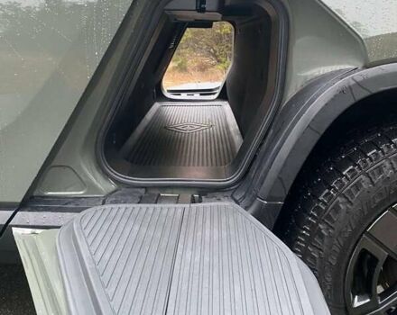 Зелений Rivian R1T, об'ємом двигуна 0 л та пробігом 38 тис. км за 59000 $, фото 12 на Automoto.ua