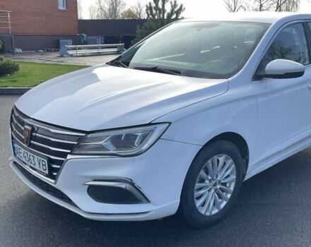 Белый Roewe Ei5, объемом двигателя 0 л и пробегом 22 тыс. км за 10499 $, фото 2 на Automoto.ua