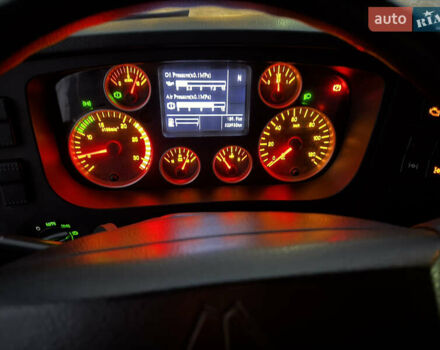 Белый Sinotruk T7H, объемом двигателя 10.52 л и пробегом 328 тыс. км за 48500 $, фото 10 на Automoto.ua