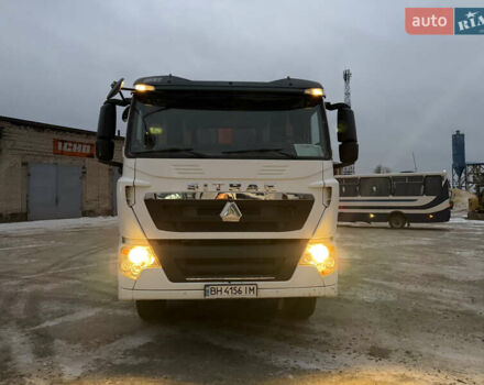 Белый Sinotruk T7H, объемом двигателя 10.52 л и пробегом 328 тыс. км за 48500 $, фото 1 на Automoto.ua