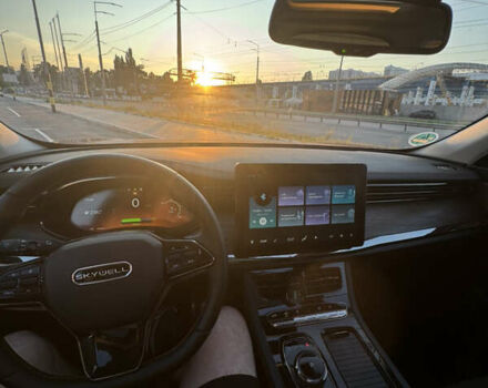 Сірий Skywell ET5, об'ємом двигуна 0 л та пробігом 19 тис. км за 19999 $, фото 8 на Automoto.ua