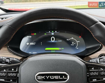 Сірий Skywell ET5, об'ємом двигуна 0 л та пробігом 16 тис. км за 18999 $, фото 3 на Automoto.ua