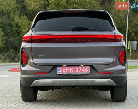Сірий Skywell ET5, об'ємом двигуна 0 л та пробігом 6 тис. км за 19200 $, фото 7 на Automoto.ua