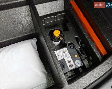 Синій Skywell ET5, об'ємом двигуна 0 л та пробігом 6 тис. км за 17200 $, фото 30 на Automoto.ua