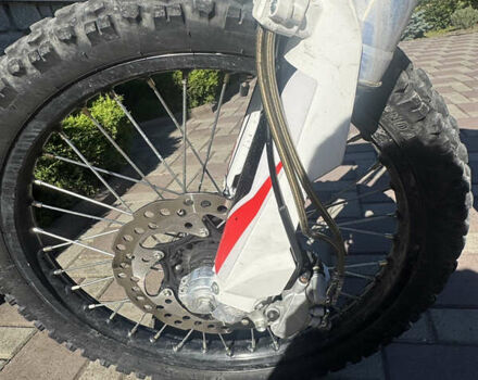 SWM RS 125R, об'ємом двигуна 0 л та пробігом 4 тис. км за 2000 $, фото 6 на Automoto.ua
