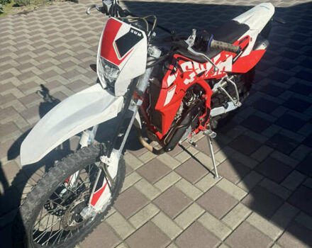 SWM RS 125R, об'ємом двигуна 0 л та пробігом 4 тис. км за 2000 $, фото 1 на Automoto.ua