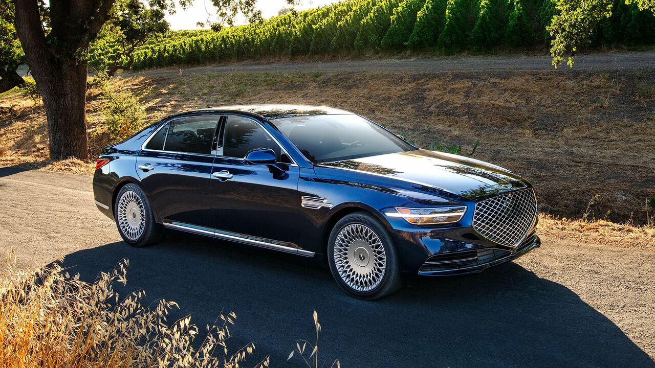 Дивитись всі параметри авто Genesis G90 2022