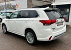 Белый Мицубиси Outlander PHEV, объемом двигателя 2.36 л и пробегом 124 тыс. км за 22260 $, фото 5 на Automoto.ua