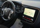 Белый Мицубиси Outlander PHEV, объемом двигателя 2.36 л и пробегом 28 тыс. км за 28716 $, фото 13 на Automoto.ua