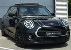 Чорний Міні Cooper, об'ємом двигуна 1.5 л та пробігом 80 тис. км за 22162 $, фото 1 на Automoto.ua