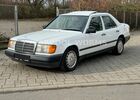 Мерседес 200 1988 в Европе на Automoto.ua Белый Мерседес 200, объемом двигателя 1.98 л и пробегом 196 тыс. км за 8841 $, фото 4 на Automoto.ua