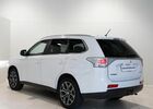 Мицубиси Аутлендер 2015 в Европе на Automoto.ua Белый Мицубиси Аутлендер, объемом двигателя 2.27 л и пробегом 131 тыс. км за 17515 $, фото 16 на Automoto.ua