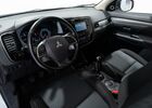 Мицубиси Аутлендер 2015 в Европе на Automoto.ua Белый Мицубиси Аутлендер, объемом двигателя 2.27 л и пробегом 131 тыс. км за 17515 $, фото 9 на Automoto.ua