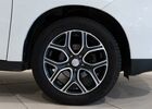 Мицубиси Аутлендер 2015 в Европе на Automoto.ua Белый Мицубиси Аутлендер, объемом двигателя 2.27 л и пробегом 131 тыс. км за 17515 $, фото 3 на Automoto.ua