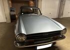 Синий Триумф TR6, объемом двигателя 2.5 л и пробегом 94 тыс. км за 31755 $, фото 2 на Automoto.ua