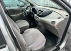 Ніссан Альмера Тіна 2001 у Європі на Automoto.ua Сірий Ніссан Альмера Тіна, об'ємом двигуна 1.77 л та пробігом 325 тис. км за 500 $, фото 5 на Automoto.ua
