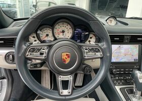 Сірий Порше 991, об'ємом двигуна 2.98 л та пробігом 32 тис. км за 124864 $, фото 21 на Automoto.ua