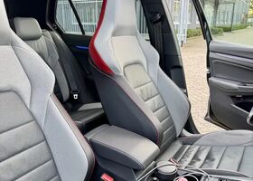 Фольксваген Гольф 2021 в Европе на Automoto.ua Черный Фольксваген Гольф, объемом двигателя 1.98 л и пробегом 73 тыс. км за 43279 $, фото 12 на Automoto.ua