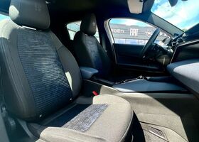 Альфа Ромео Джуниор 2025 в Европе на Automoto.ua Синий Альфа Ромео Джуниор, объемом двигателя 1 л и пробегом 2 тыс. км за 31453 $, фото 10 на Automoto.ua