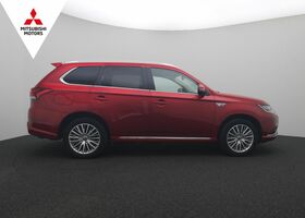 Червоний Міцубісі Outlander PHEV, об'ємом двигуна 2.36 л та пробігом 71 тис. км за 25644 $, фото 4 на Automoto.ua