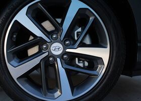 Колісний диск Hyundai Kona 2021 року випуску