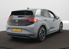Фольксваген ID.3 2020 у Європі на Automoto.ua Сірий Фольксваген ID.3, об'ємом двигуна 0 л та пробігом 81 тис. км за 20856 $, фото 4 на Automoto.ua