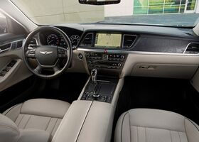 Hyundai Genesis 2016 на тест-драйве, фото 11