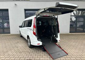 Білий Форд Grand Tourneo, об'ємом двигуна 1.5 л та пробігом 130 тис. км за 32274 $, фото 2 на Automoto.ua