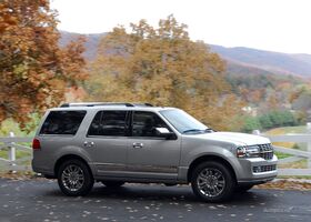 Лінкольн Navigator, Позашляховик / Кросовер 2007 - н.в. III 5.4 i V8 L