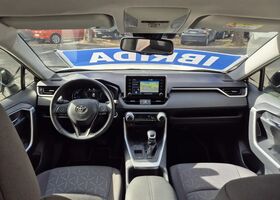 Тойота РАВ 4 2022 в Европе на Automoto.ua Белый Тойота РАВ 4, объемом двигателя 2.49 л и пробегом 51 тыс. км за 35922 $, фото 9 на Automoto.ua