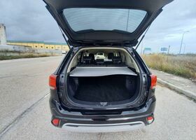 Мицубиси Аутлендер 2019 в Европе на Automoto.ua Серый Мицубиси Аутлендер, объемом двигателя 2.36 л и пробегом 69 тыс. км за 25671 $, фото 27 на Automoto.ua