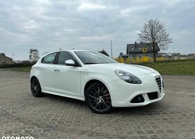 Альфа Ромео Giulietta, об'ємом двигуна 1.96 л та пробігом 267 тис. км за 7754 $, фото 8 на Automoto.ua