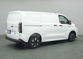 Форд Транзит Кастом 2025 в Европе на Automoto.ua Форд Транзит Кастом, объемом двигателя 2.49 л и пробегом 10 тыс. км за 41347 $, фото 20 на Automoto.ua