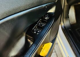 Альфа Ромео Джульетта 2011 в Европе на Automoto.ua Серый Альфа Ромео Джульетта, объемом двигателя 1 л и пробегом 145 тыс. км за 6538 $, фото 10 на Automoto.ua