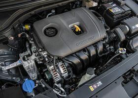 Hyundai Elantra 2019 на тест-драйве, фото 17