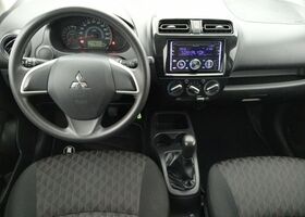 Мицубиси Спейс Стар 2022 в Европе на Automoto.ua Белый Мицубиси Спейс Стар, объемом двигателя 1.19 л и пробегом 56 тыс. км за 14161 $, фото 5 на Automoto.ua