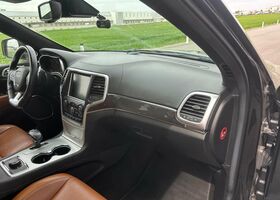 Чорний Джип Grand Cherokee, об'ємом двигуна 6.42 л та пробігом 165 тис. км за 39903 $, фото 7 на Automoto.ua