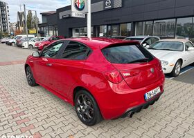 Альфа Ромео Giulietta 2018 у Європі на Automoto.ua Червоний Альфа Ромео Giulietta, об'ємом двигуна 1 л та пробігом 54 тис. км за 13536 $, фото 3 на Automoto.ua