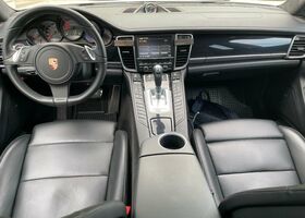 Білий Порше Panamera, об'ємом двигуна 2.97 л та пробігом 98 тис. км за 50270 $, фото 5 на Automoto.ua