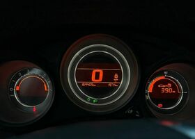 Сітроен С4, об'ємом двигуна 1.4 л та пробігом 164 тис. км за 5832 $, фото 6 на Automoto.ua