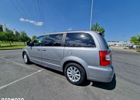 Крайслер Town & Country, об'ємом двигуна 3.61 л та пробігом 221 тис. км за 11857 $, фото 1 на Automoto.ua