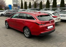 Красный Хендай i30, объемом двигателя 1.6 л и пробегом 136 тыс. км за 6885 $, фото 2 на Automoto.ua